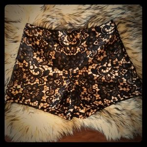 🛍ON SALE 🛍Alice + Olivia Lace Dress Shorts
